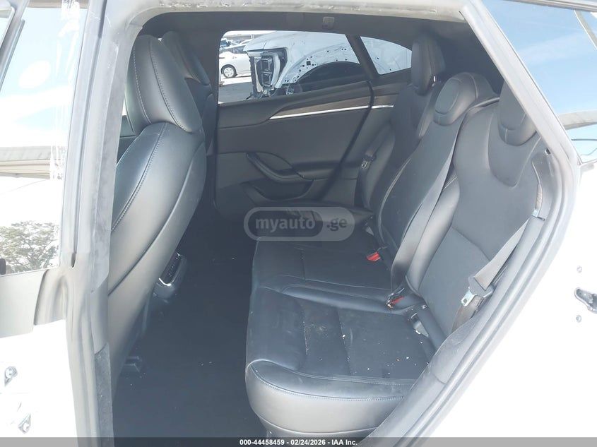 Tesla Model S - фото 7