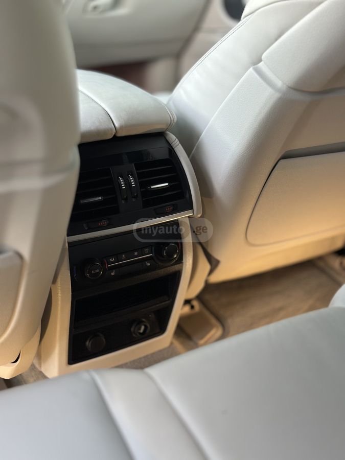 BMW X5 - фото 9