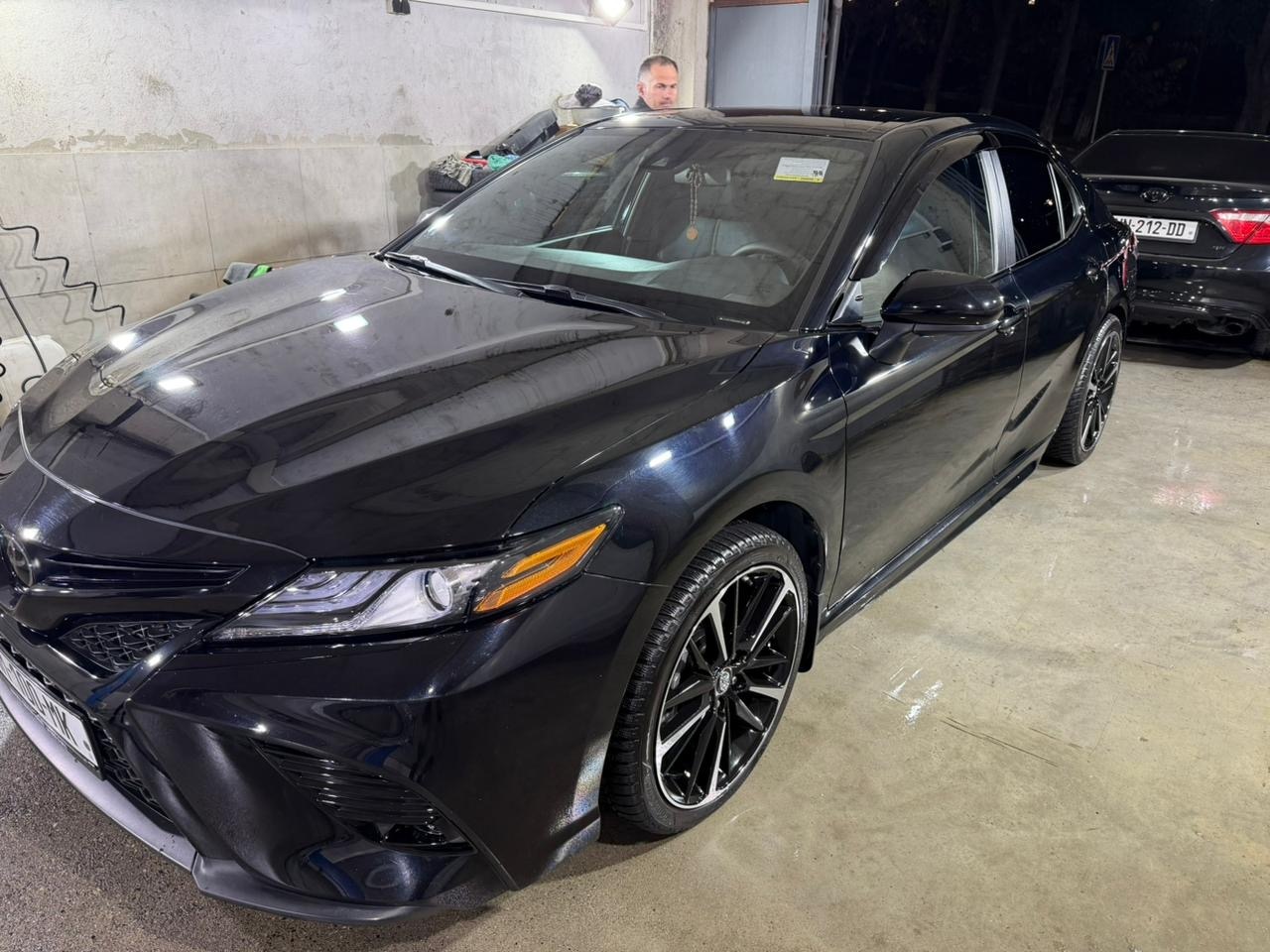 Toyota Camry - фото 2