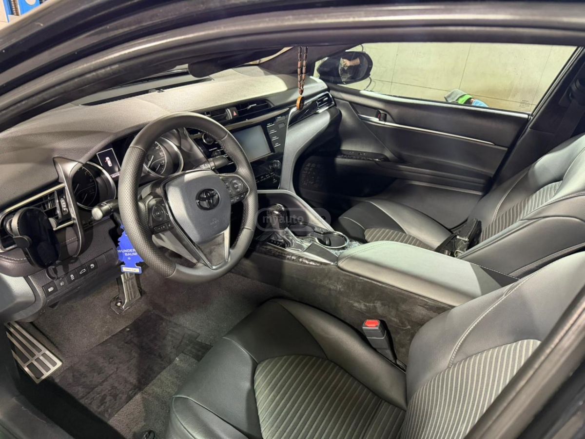 Toyota Camry - фото 5