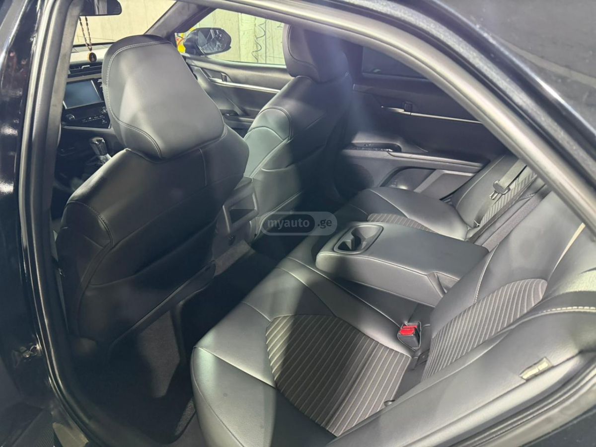 Toyota Camry - фото 7