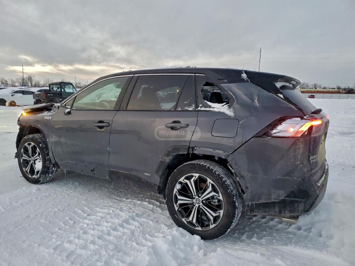 Toyota RAV 4 - фото 2