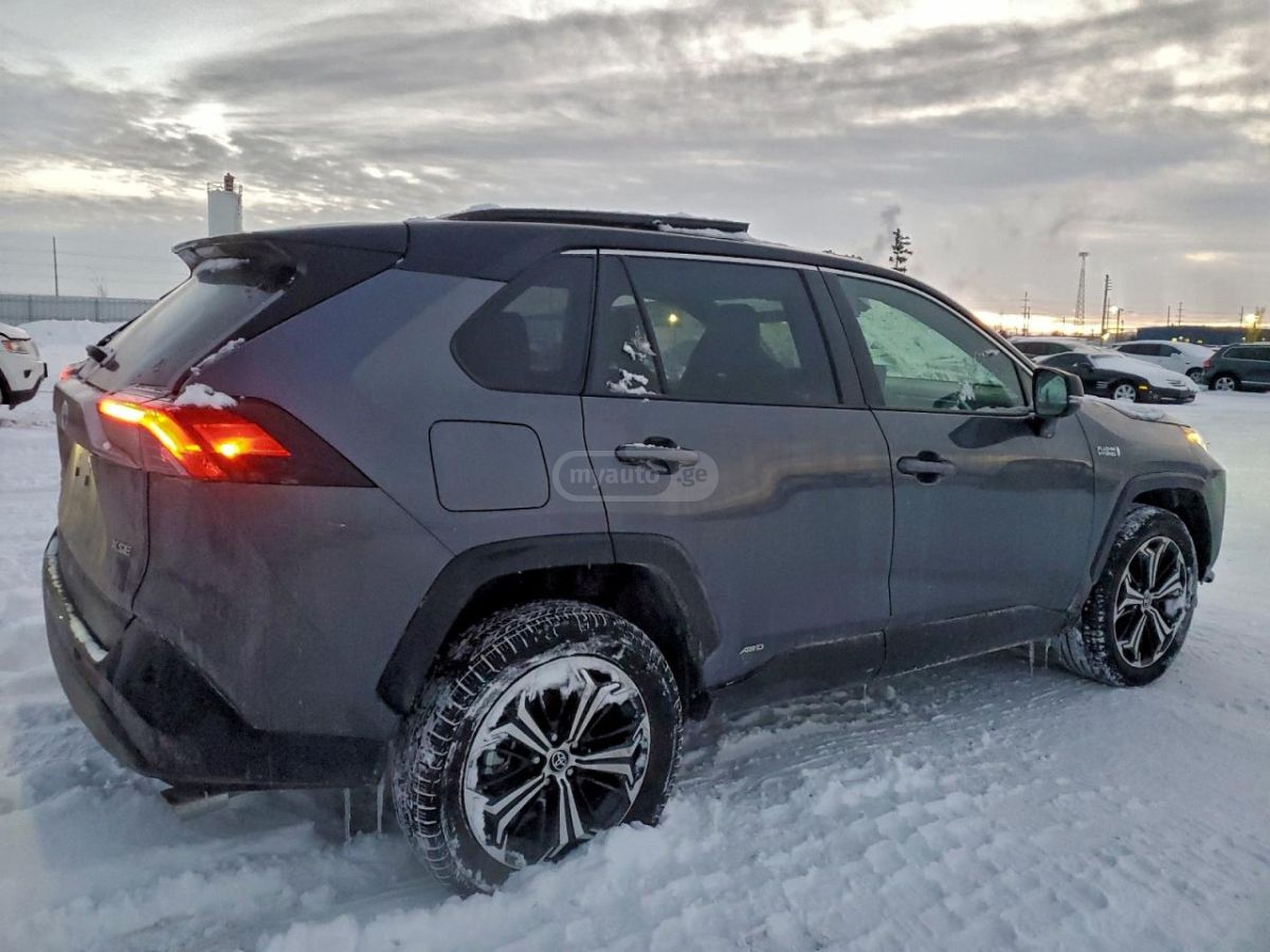 Toyota RAV 4 - фото 3