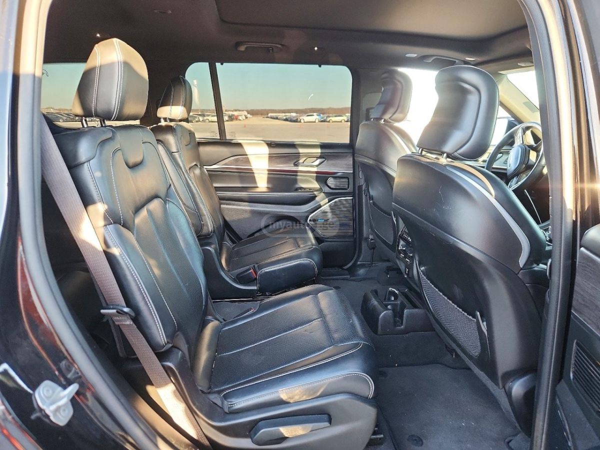 Jeep Grand Cherokee - фото 11