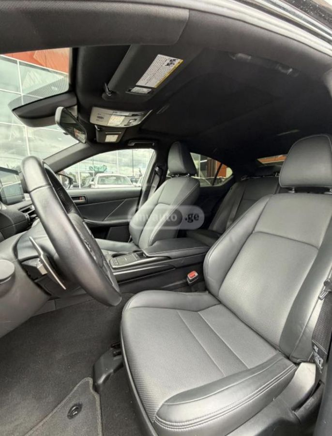 Lexus IS 300 2023 — миниатюра 8