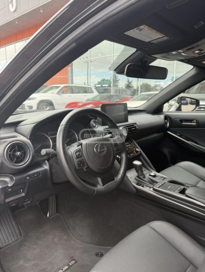Lexus IS 300 2023 — миниатюра 9