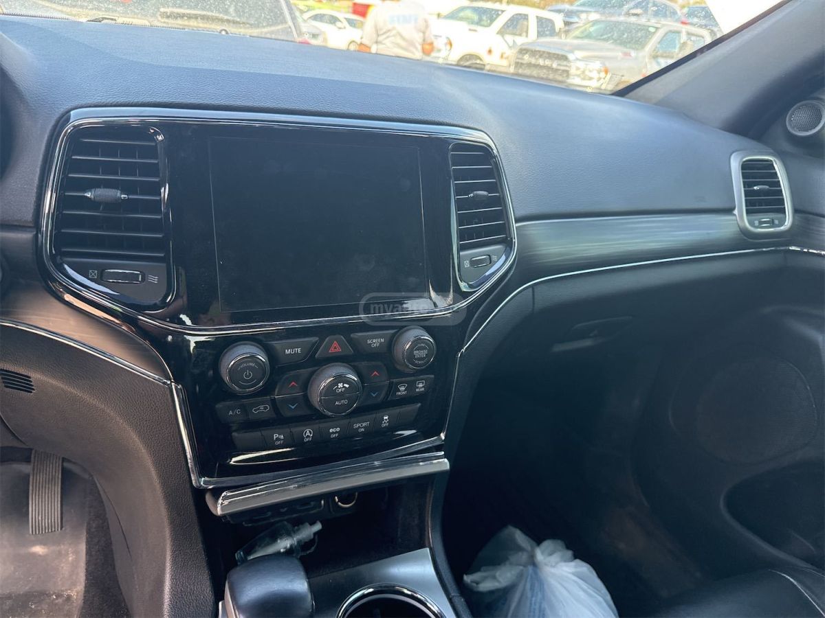 Jeep Grand Cherokee - фото 8