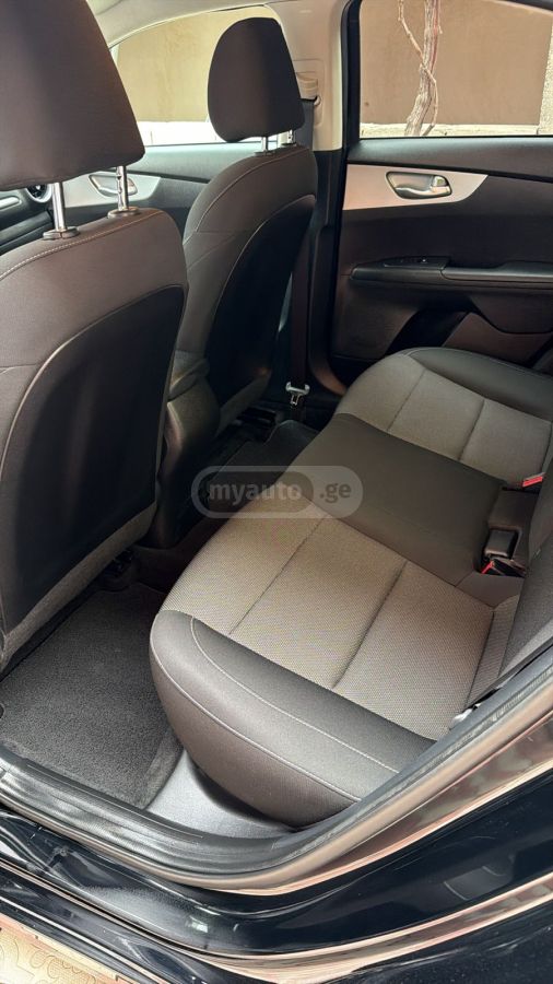 Kia Forte - фото 8