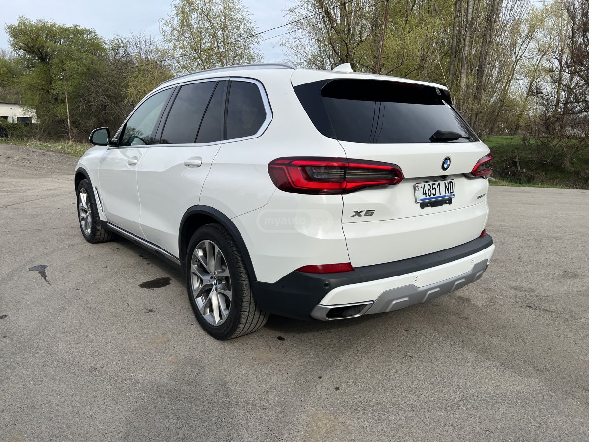 BMW X5 - фото 4