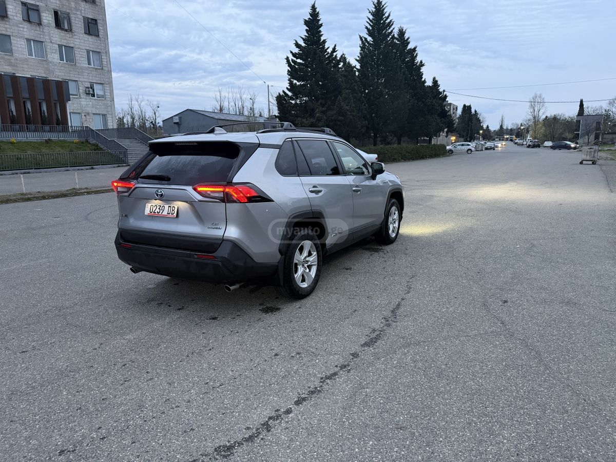 Toyota RAV 4 - фото 10