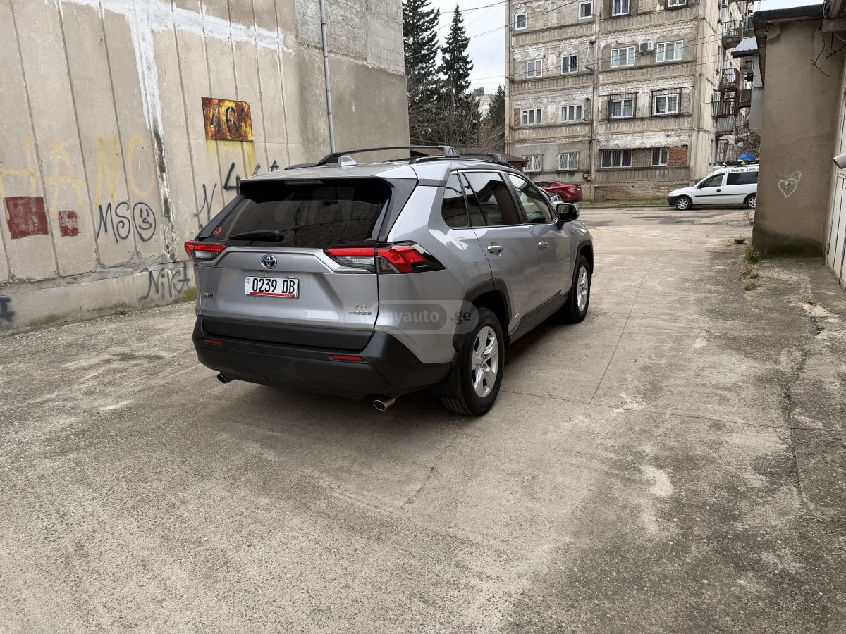 Toyota RAV 4 - фото 2