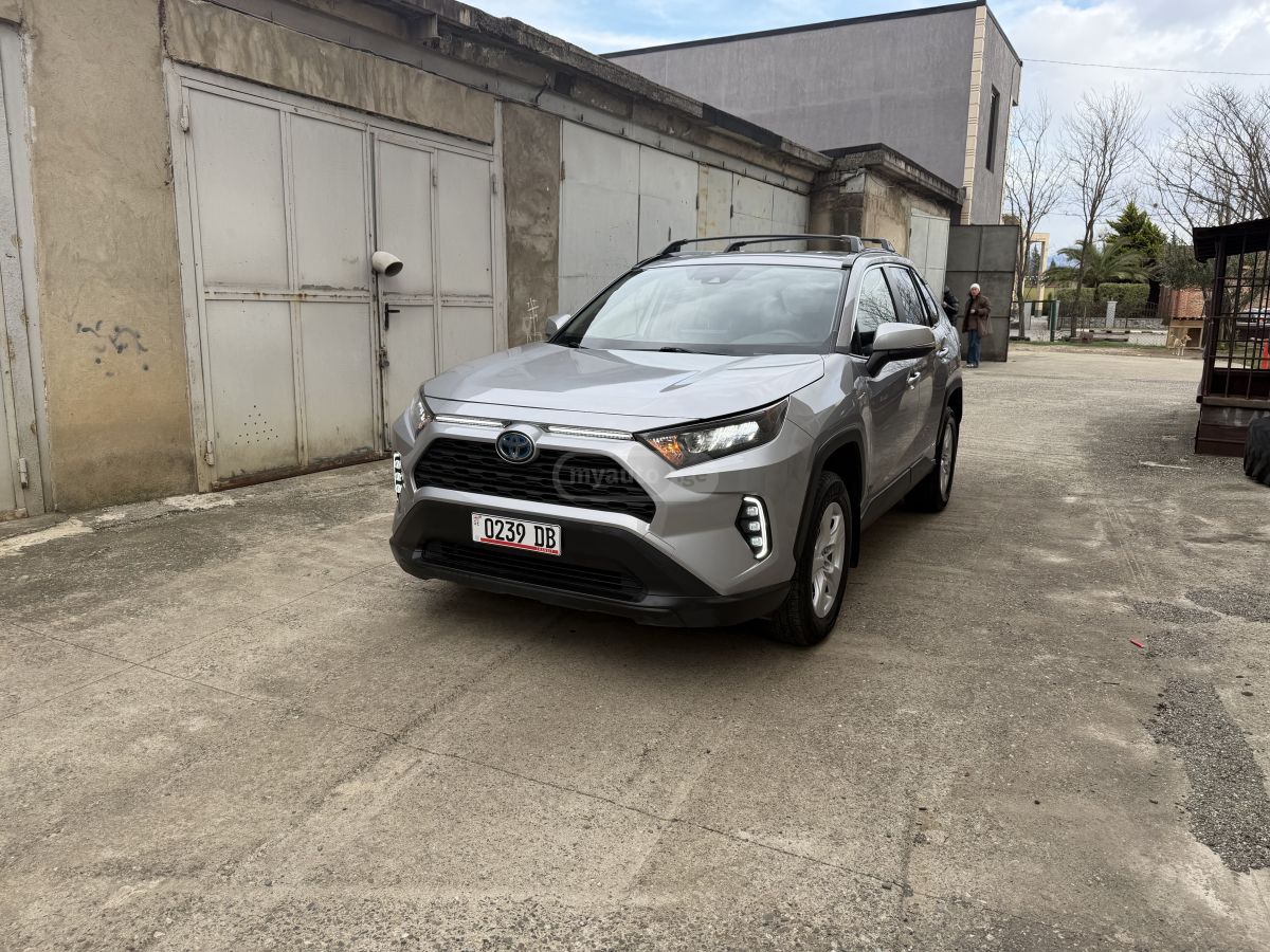 Toyota RAV 4 - фото 3