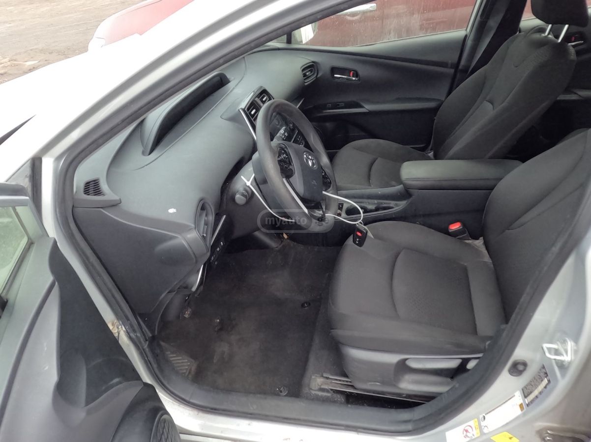 Toyota RAV 4 - фото 4