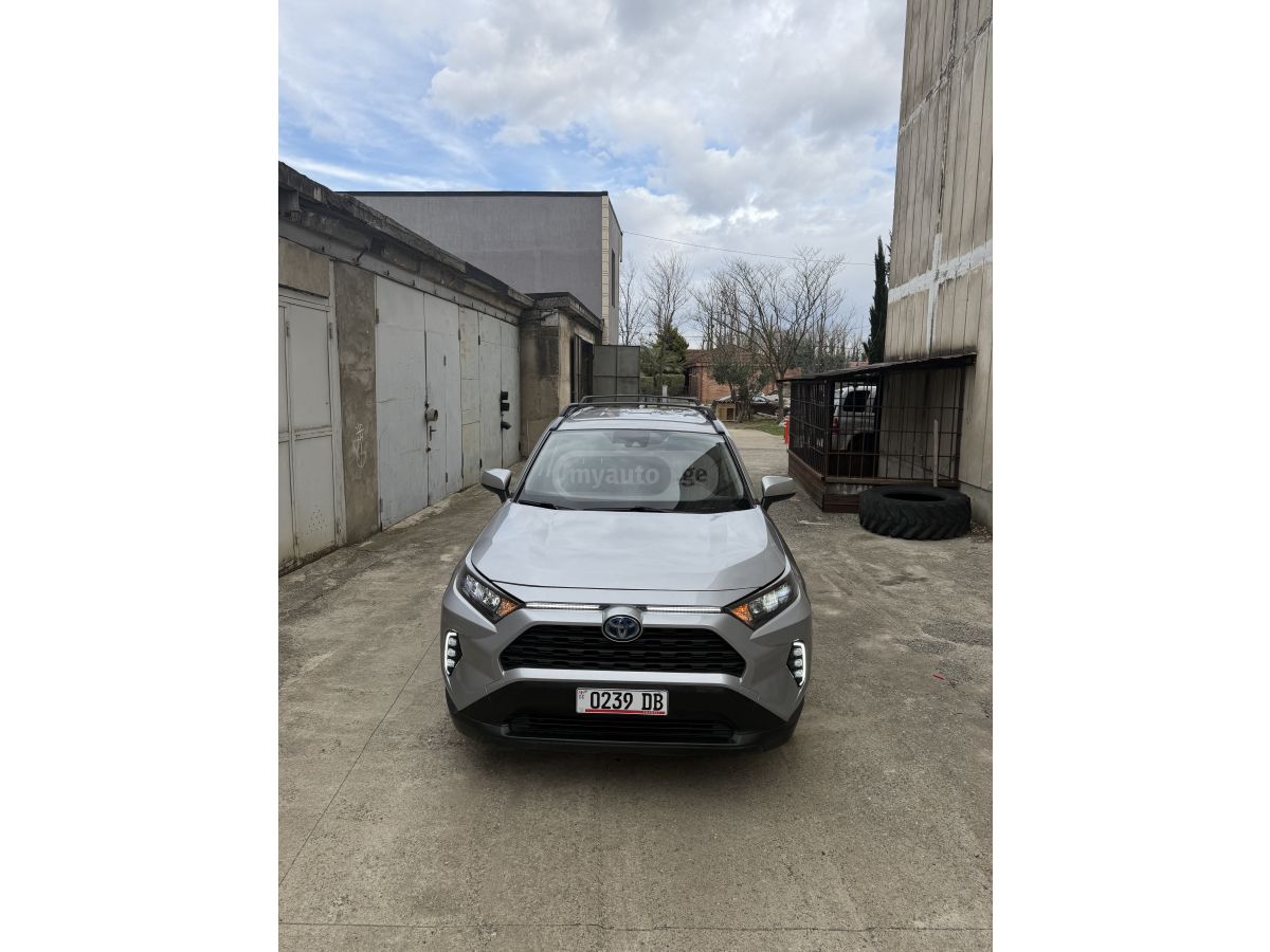 Toyota RAV 4 - фото 7