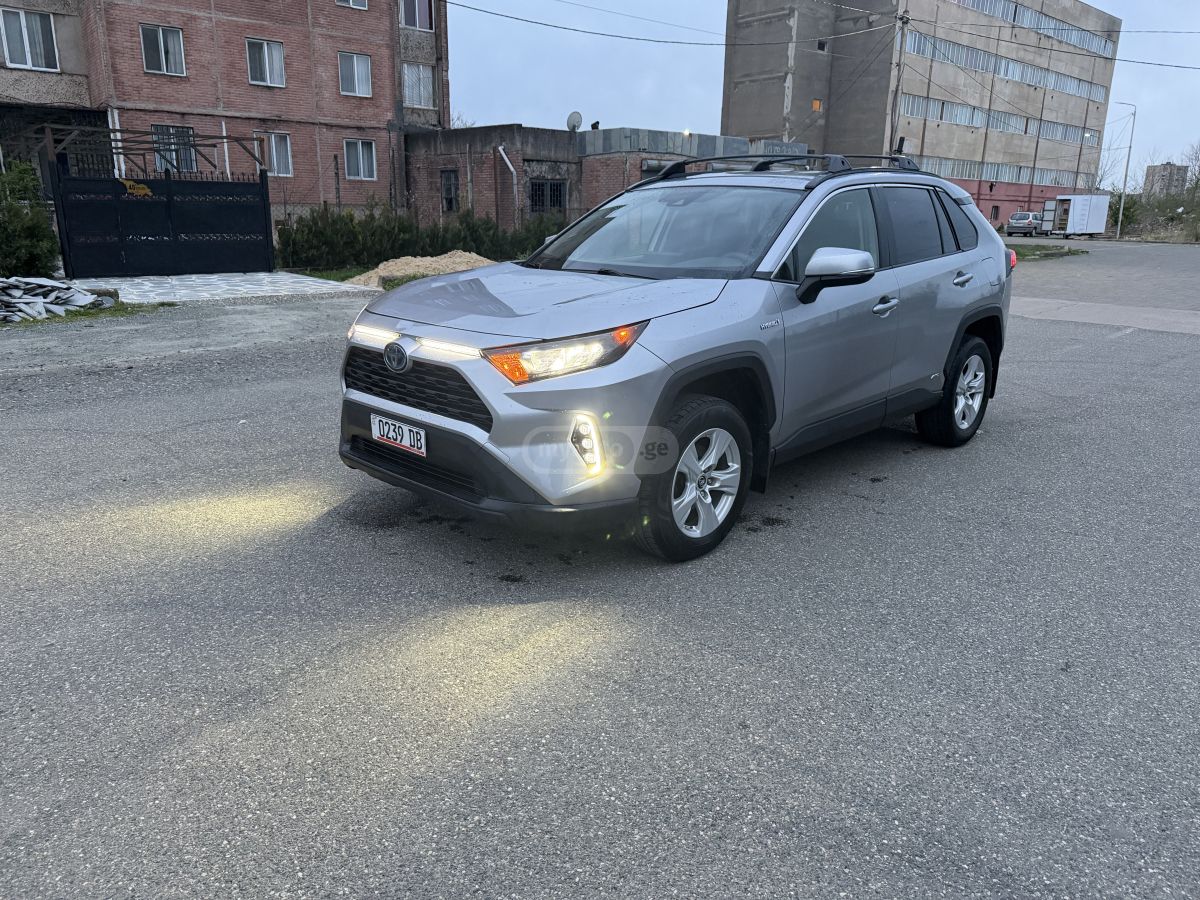 Toyota RAV 4 - фото 8
