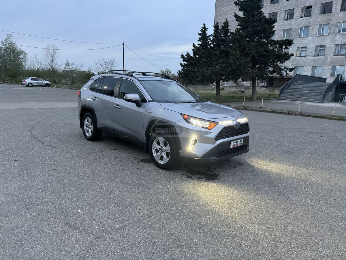 Toyota RAV 4 - фото 9