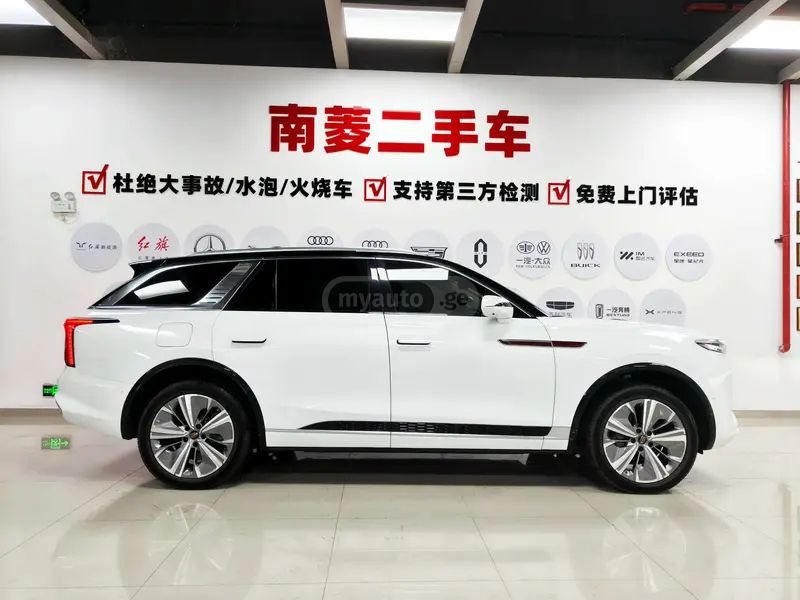 Hongqi E-HS9 - фото 8