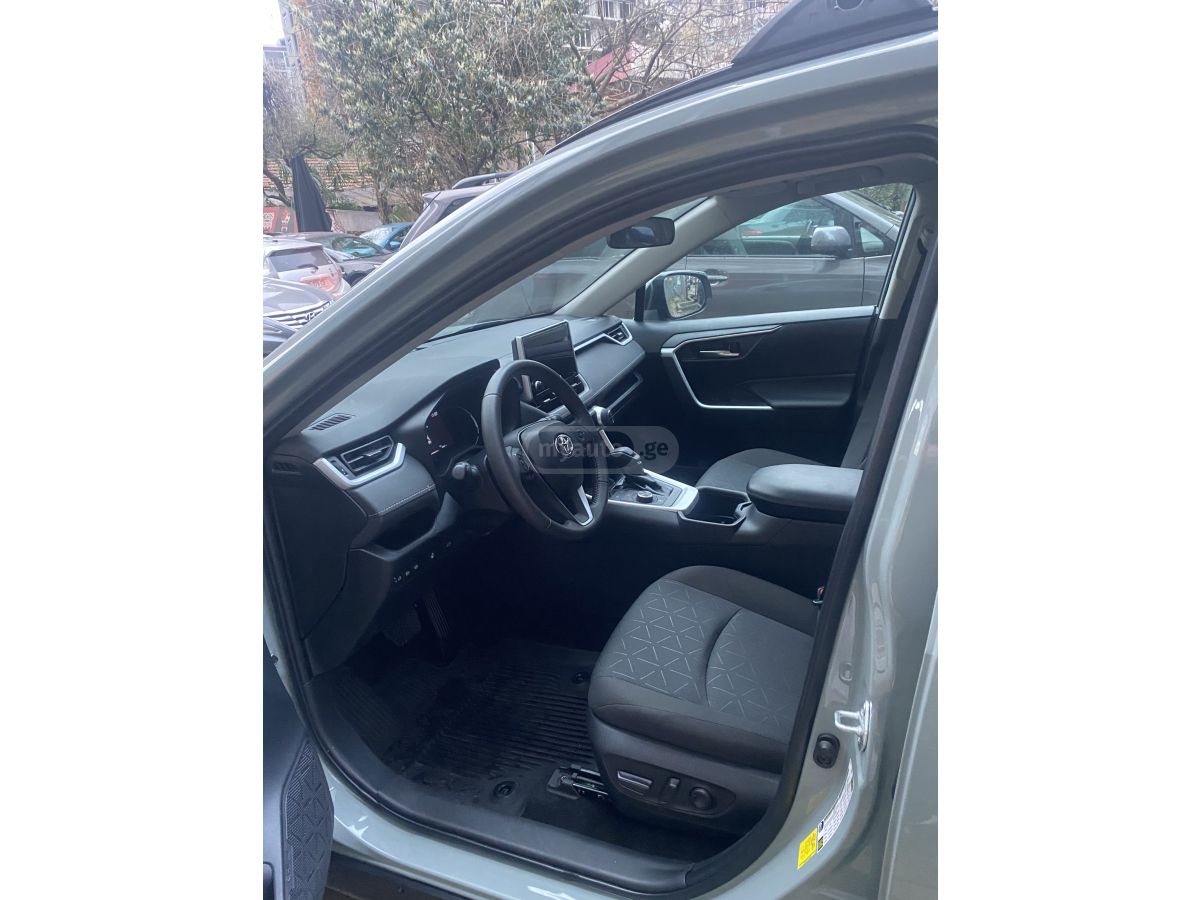 Toyota RAV 4 - фото 9