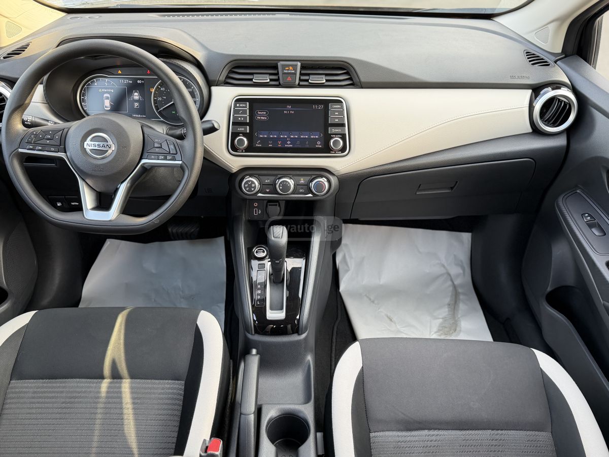 Nissan Versa - фото 12