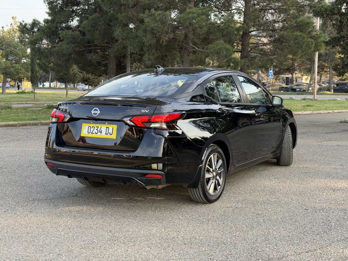 Nissan Versa - фото 4