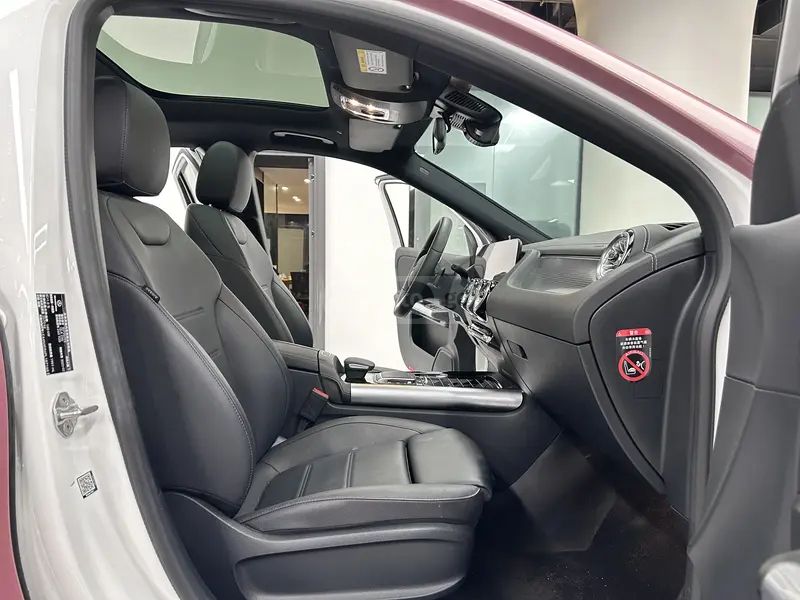 Mercedes-Benz GLA 45 AMG 2023 — миниатюра 12