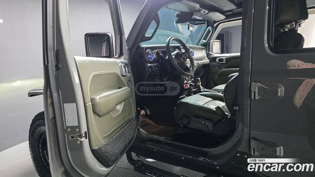 Jeep Wrangler - фото 10