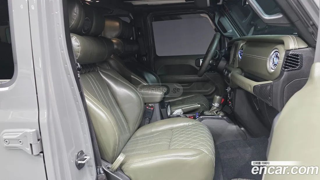 Jeep Wrangler - фото 11