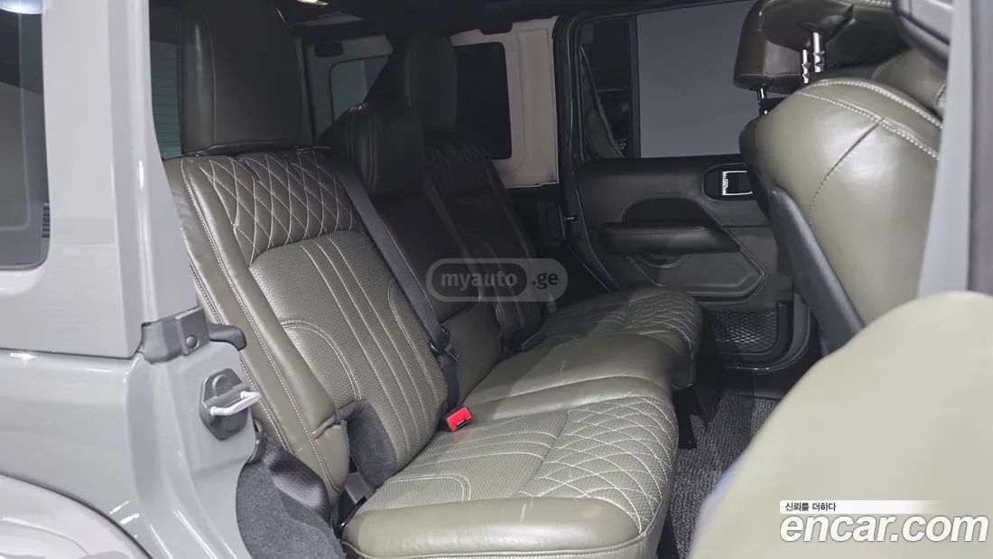 Jeep Wrangler - фото 12