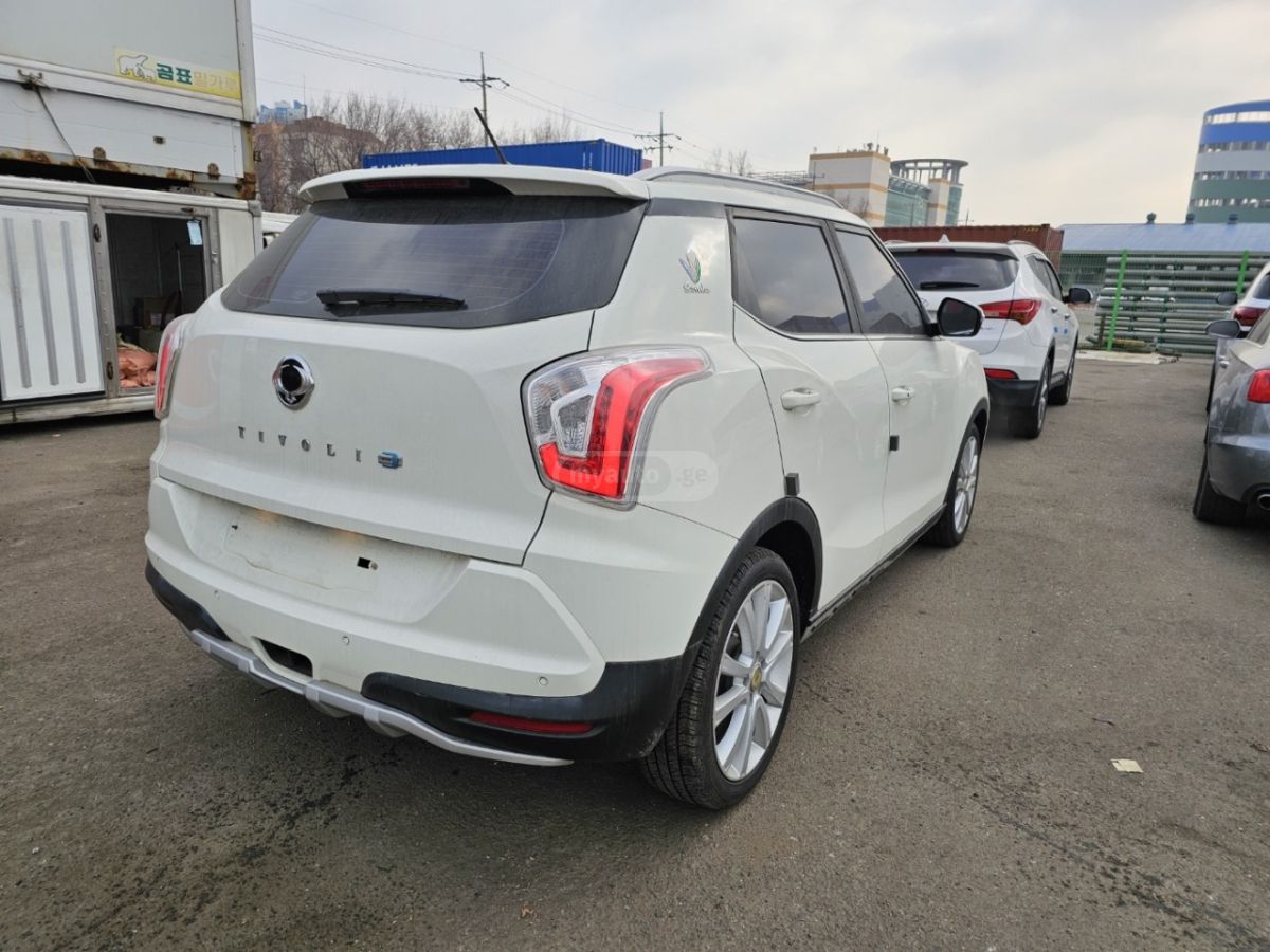 Ssangyong Tivoli - фото 11