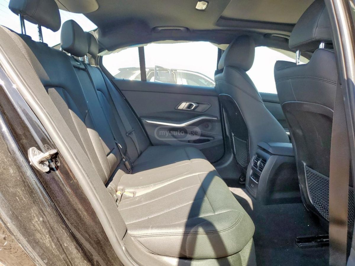 BMW Base 4dr Rear-Wheel Drive Seda — миниатюра 6