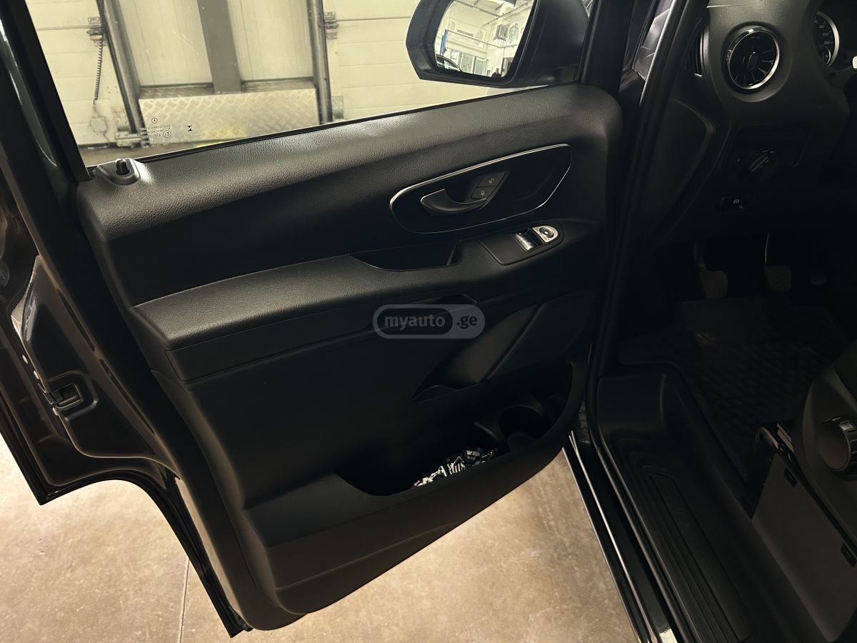Mercedes-Benz Vito Tourer 2022 — миниатюра 6