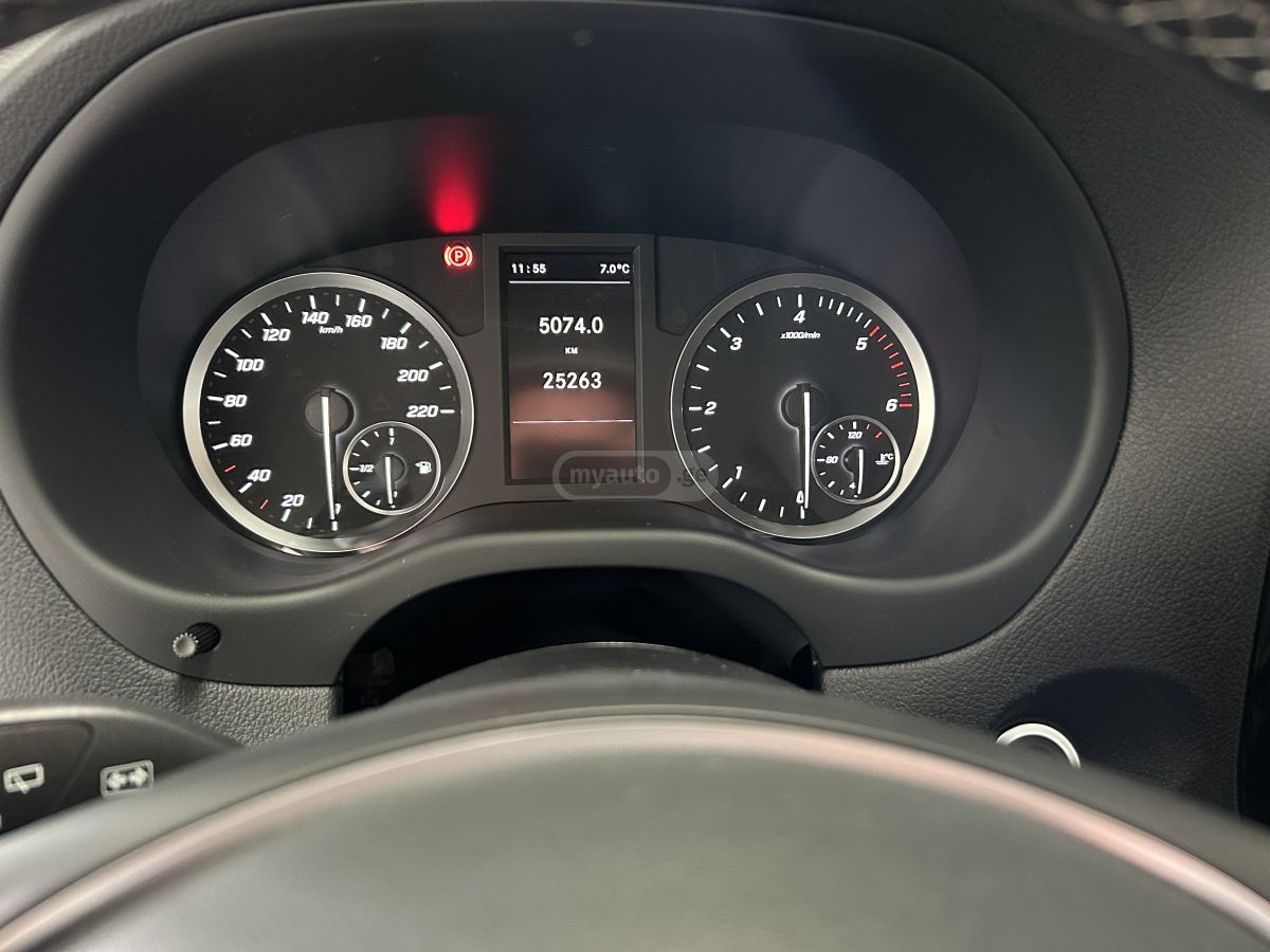 Mercedes-Benz Vito Tourer 2022 — миниатюра 9