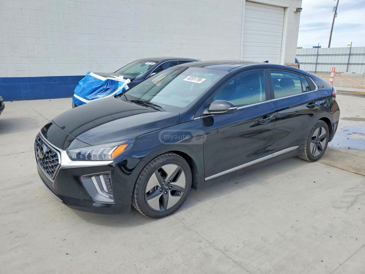 Hyundai Ioniq - фото 1
