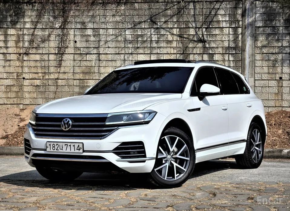 Volkswagen Touareg - фото 1