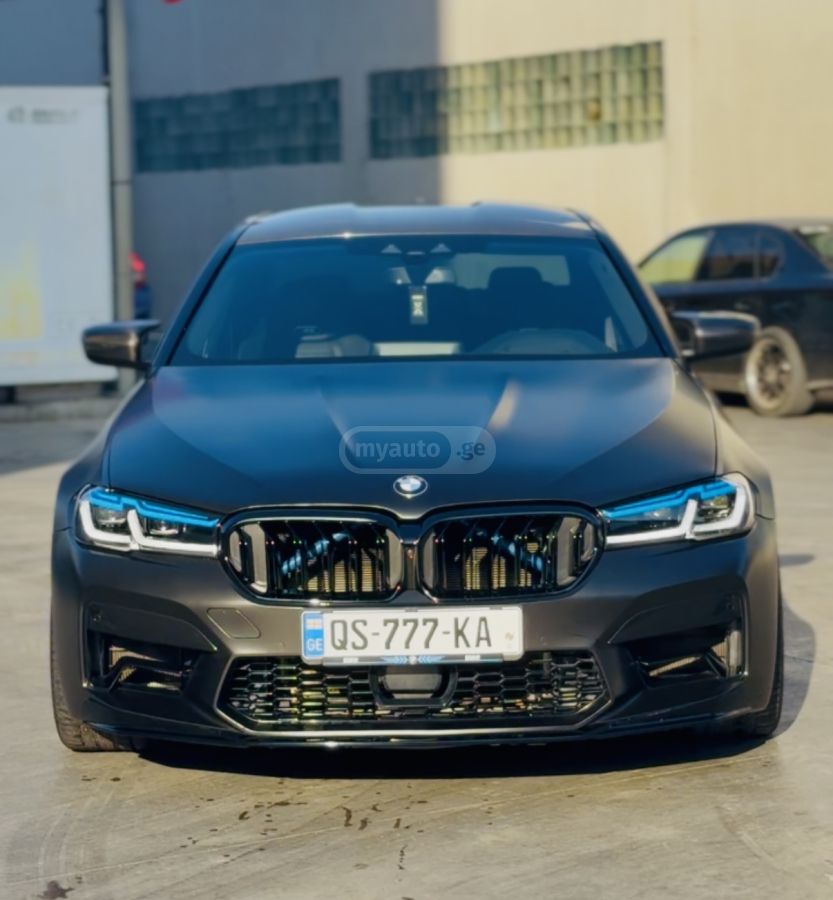 BMW M5 - фото 1