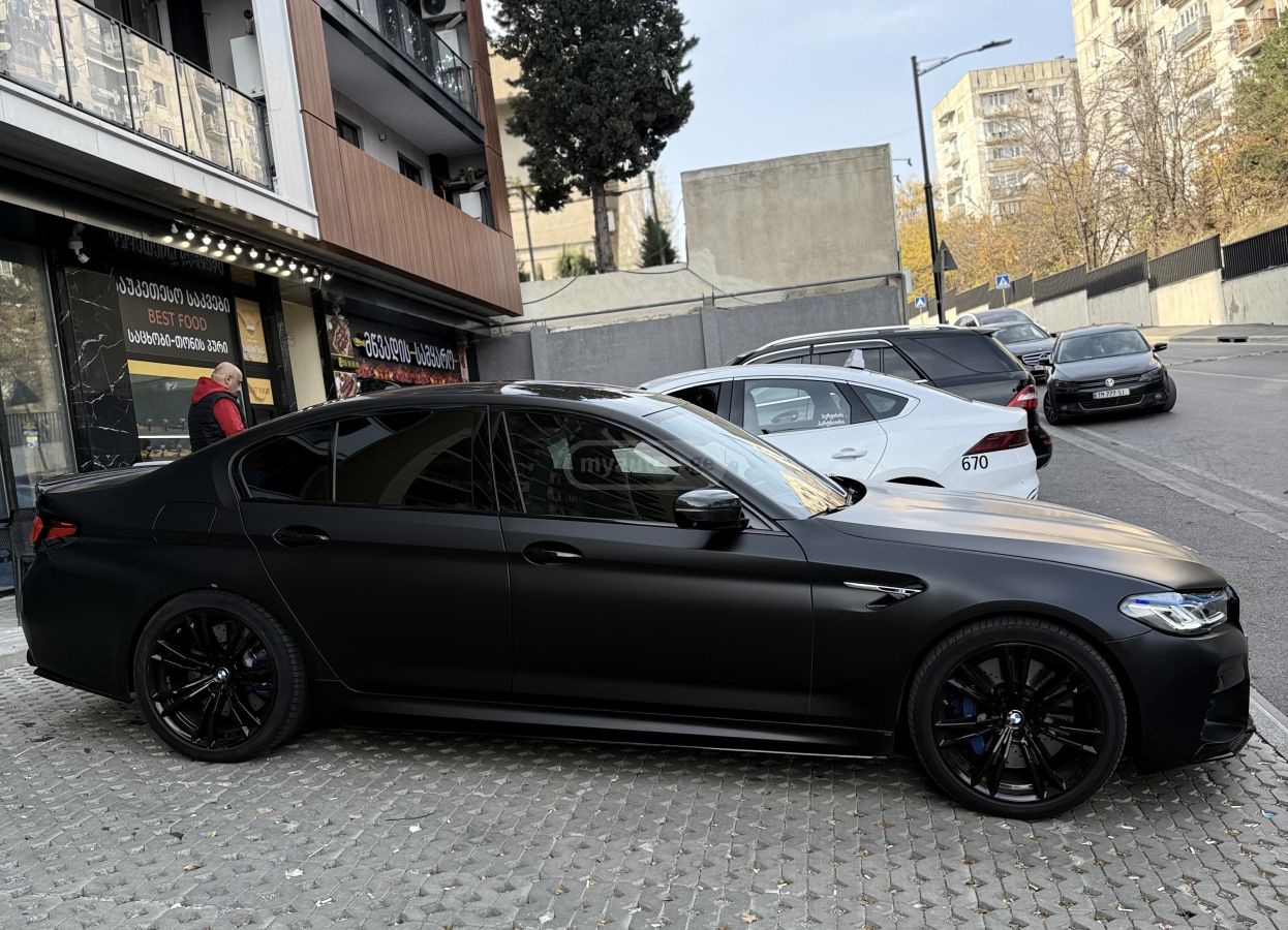 BMW M5 - фото 7