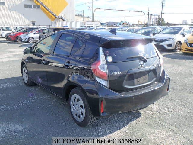 Toyota Aqua - фото 4