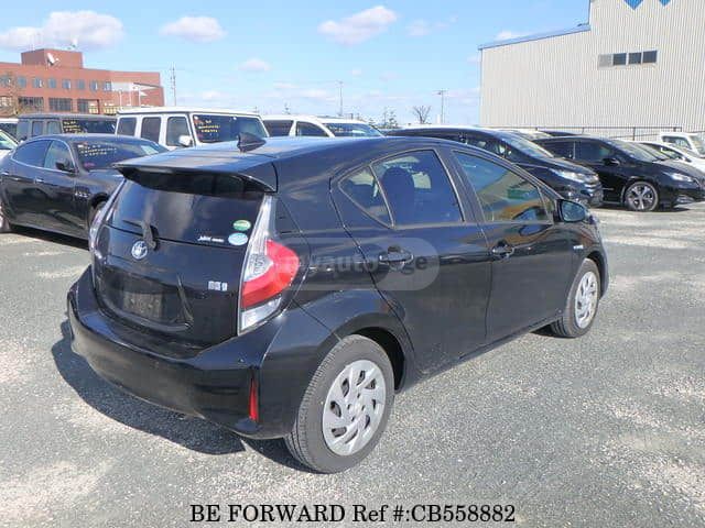 Toyota Aqua - фото 6