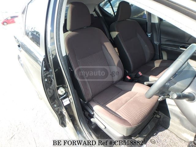 Toyota Aqua - фото 8