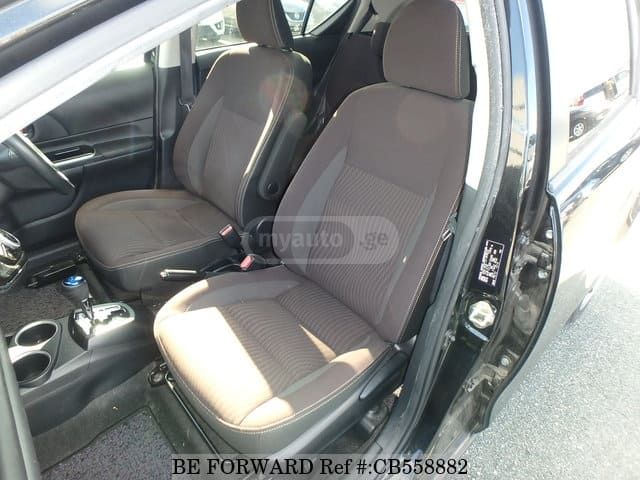 Toyota Aqua - фото 9