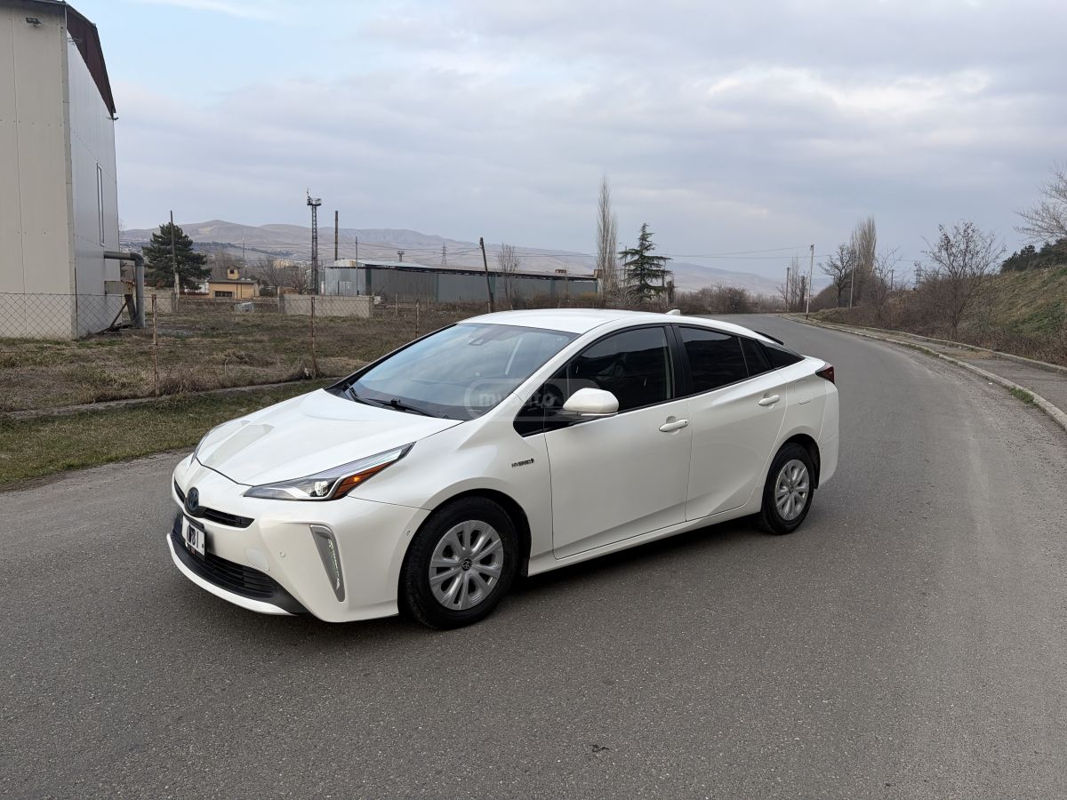 Toyota Prius - фото 3
