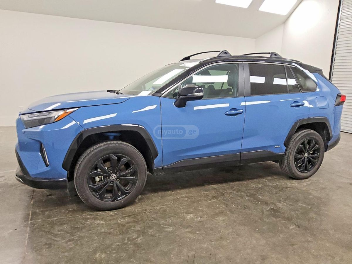 Toyota RAV 4 - фото 1