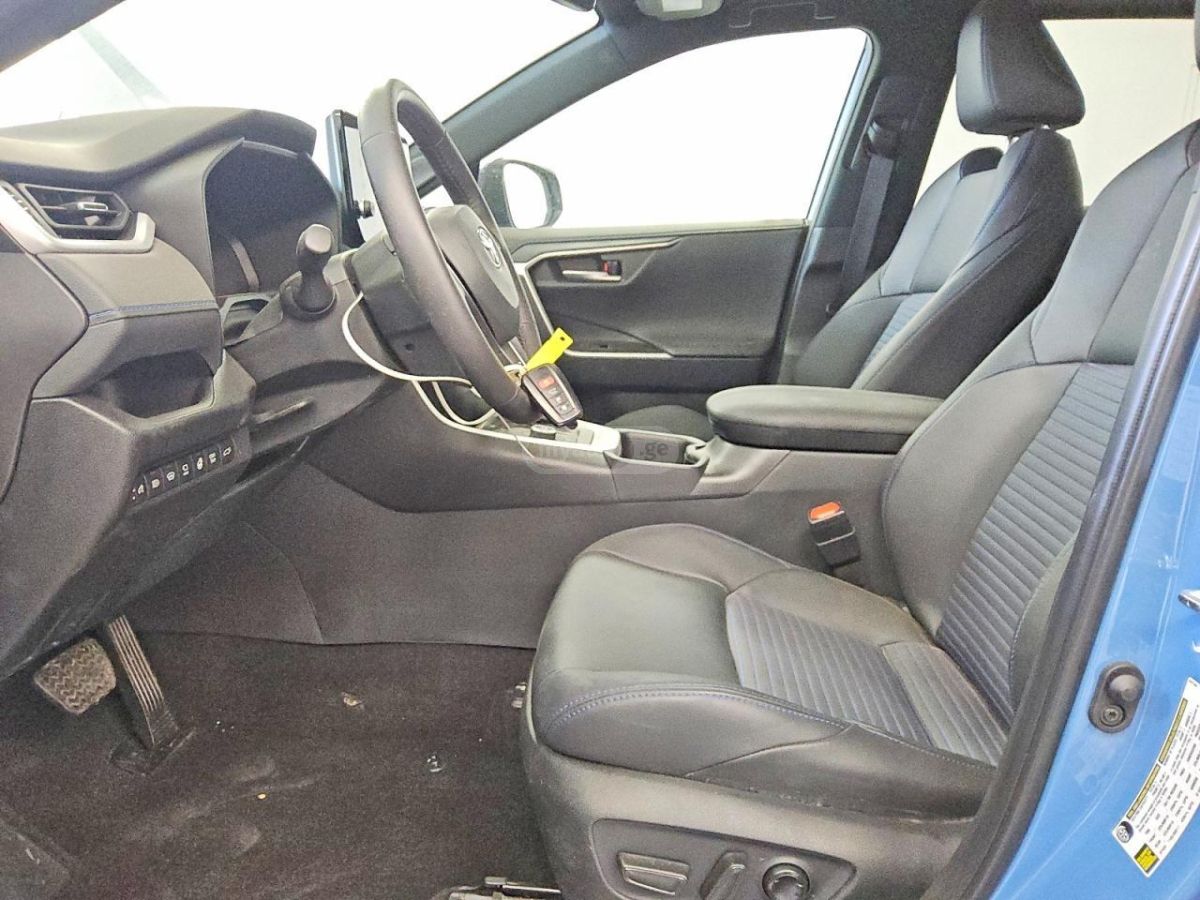 Toyota RAV 4 - фото 7