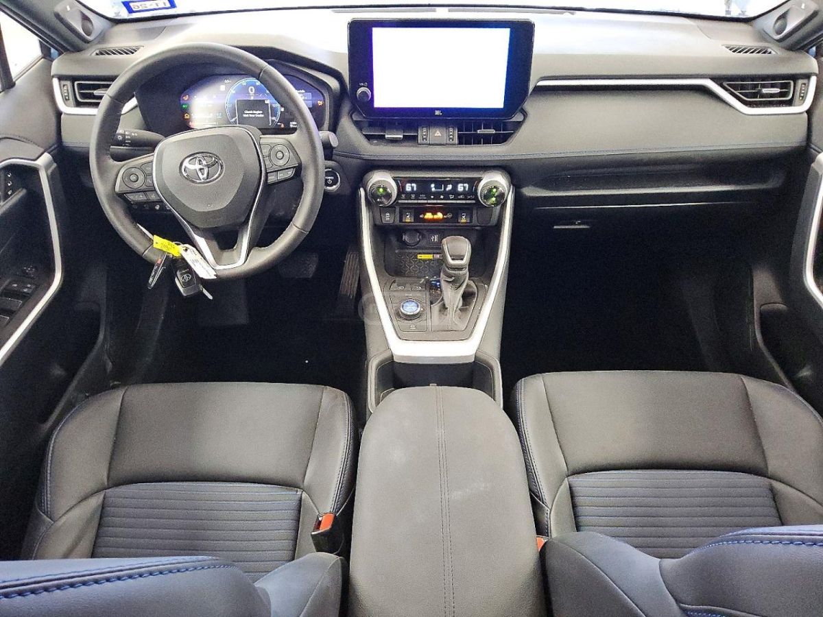 Toyota RAV 4 - фото 8