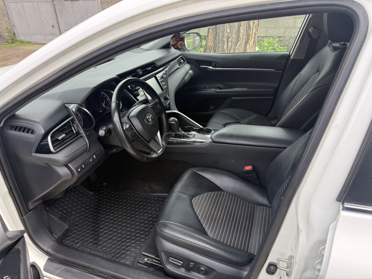 Toyota Camry - фото 11