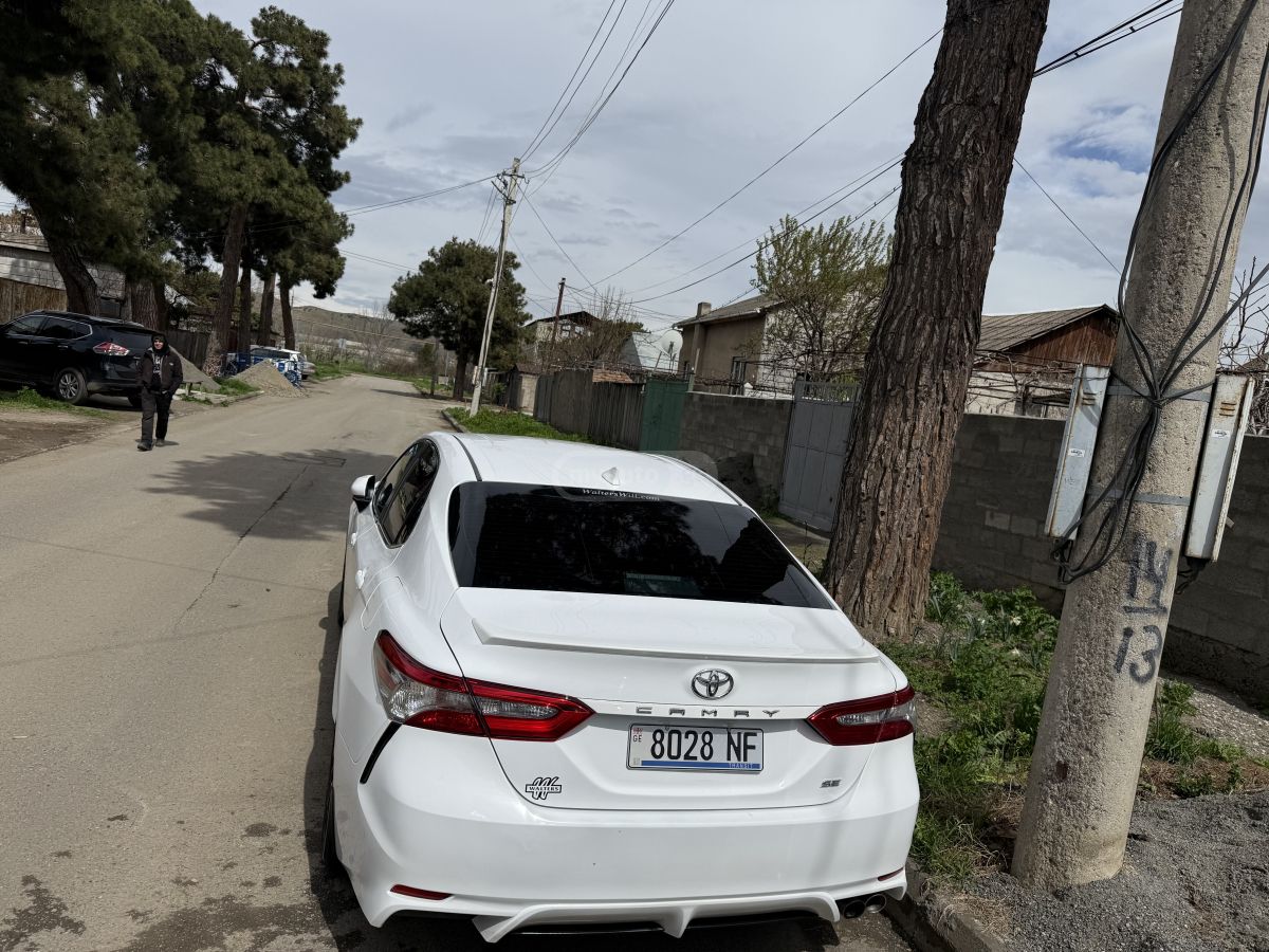 Toyota Camry - фото 4