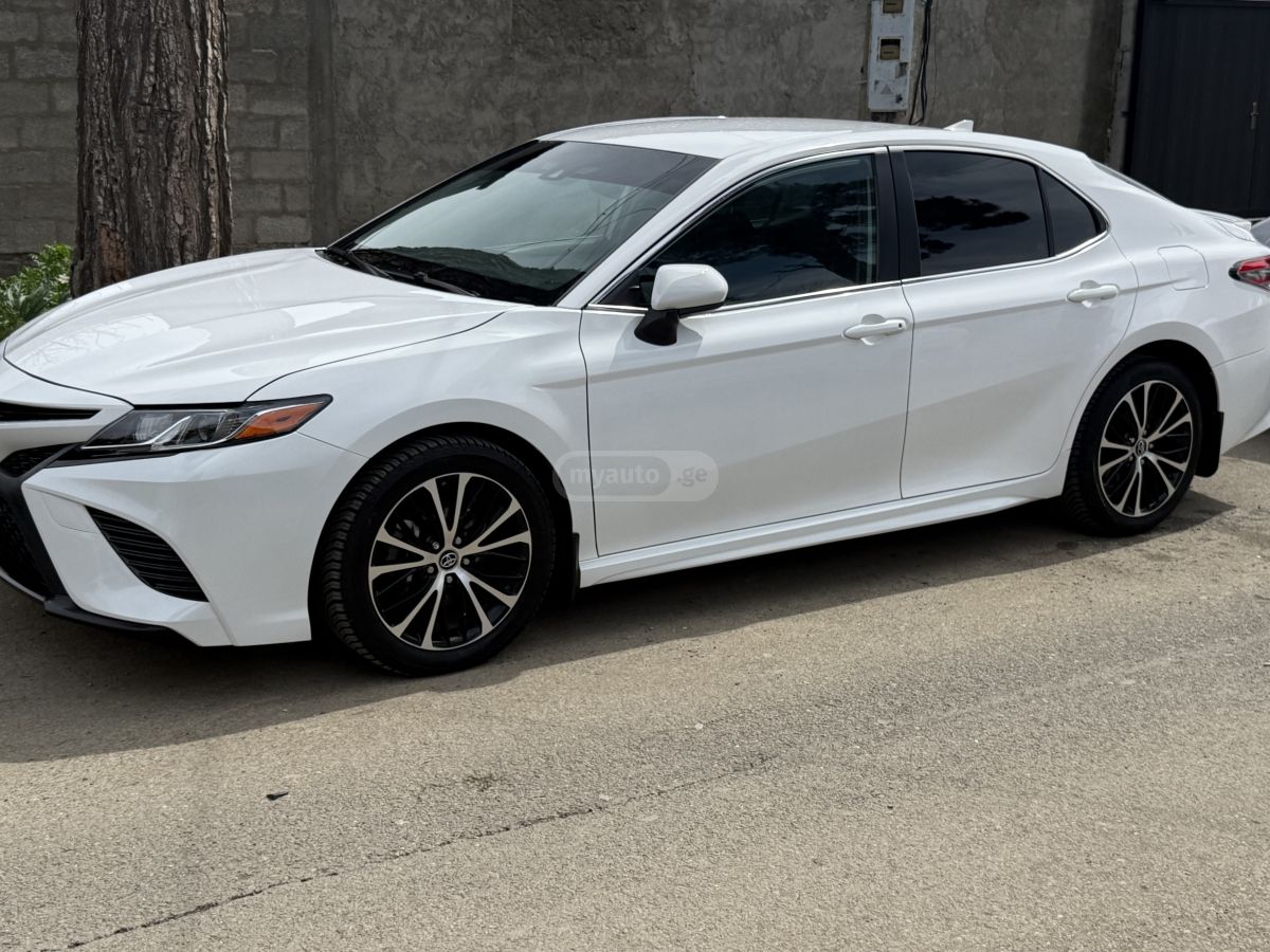 Toyota Camry - фото 5