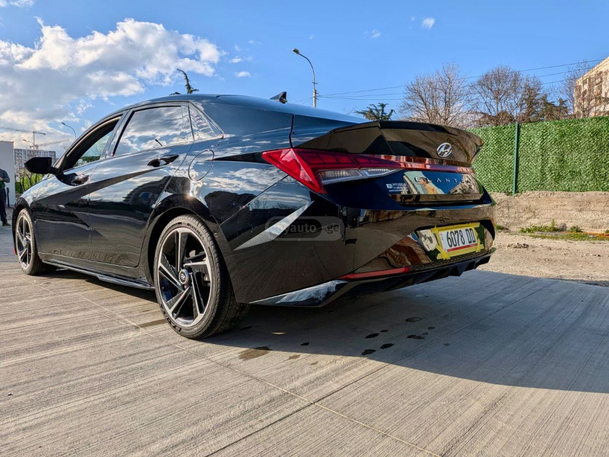 Hyundai Elantra - фото 2