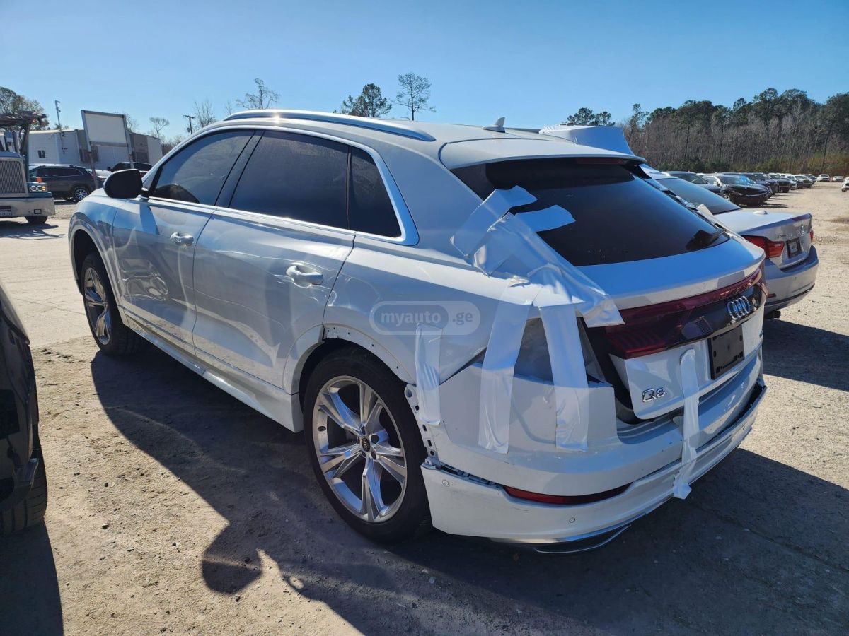 Audi Q8 - фото 7