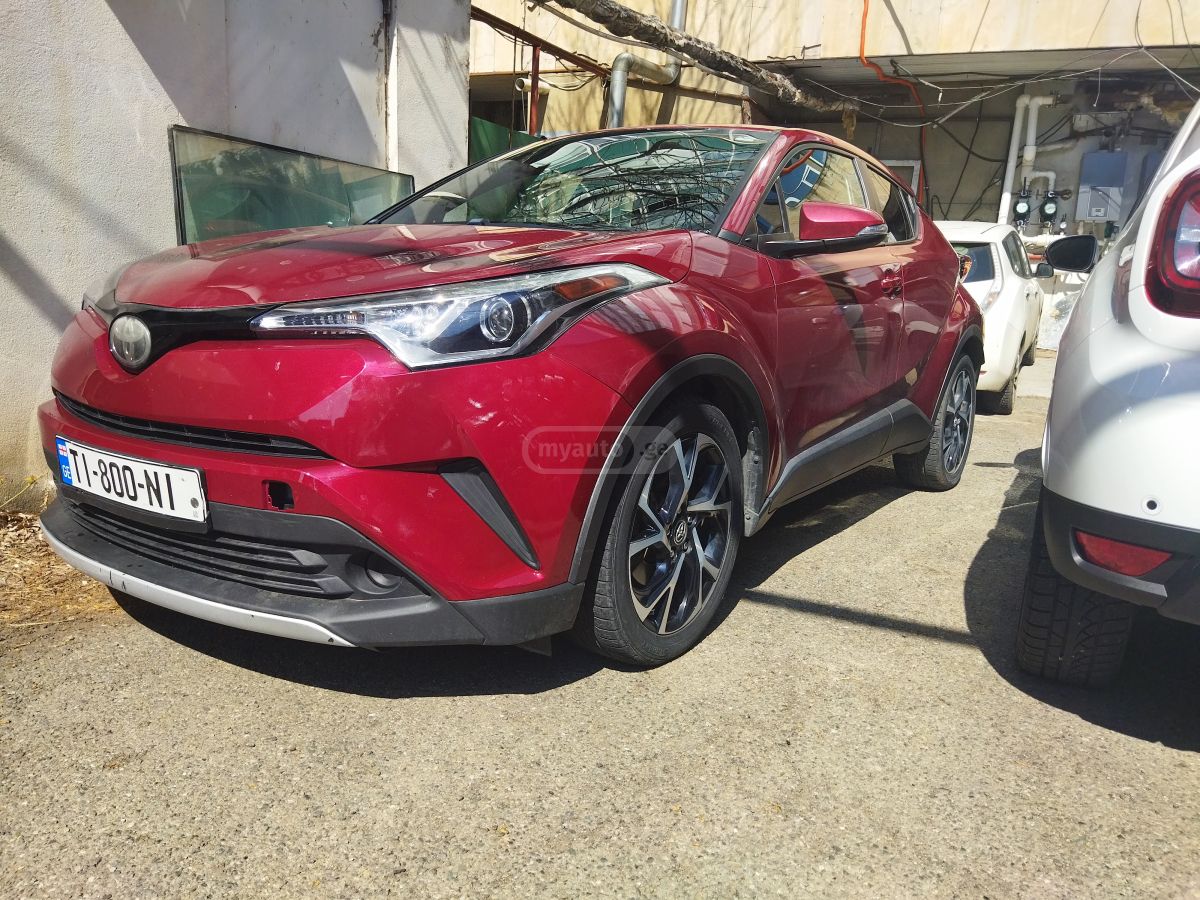 Toyota CHR - фото 1